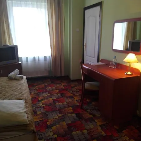 Bristol Economy 住宿加早餐酒店 比托姆