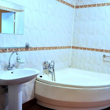 Bristol Economy 比托姆