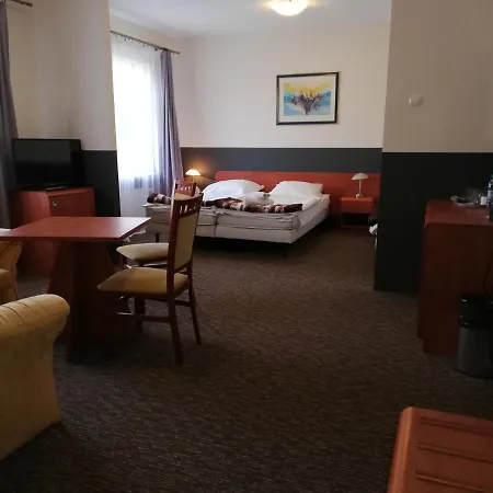 Bristol Economy Bytom